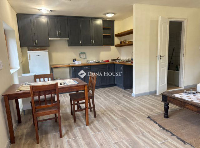 Eladó családi ház, Budakeszin 70 M Ft, 3 szobás