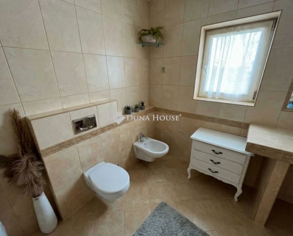 Eladó családi ház, Kecskeméten 167 M Ft, 3 szobás