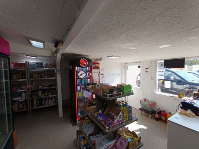 Eladó családi ház, Tápióbicskén 20 M Ft, 4 szobás