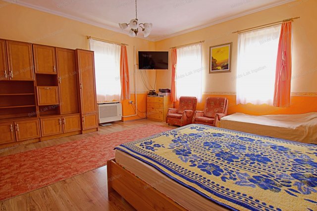 Eladó családi ház, Békésen 33 M Ft, 2 szobás