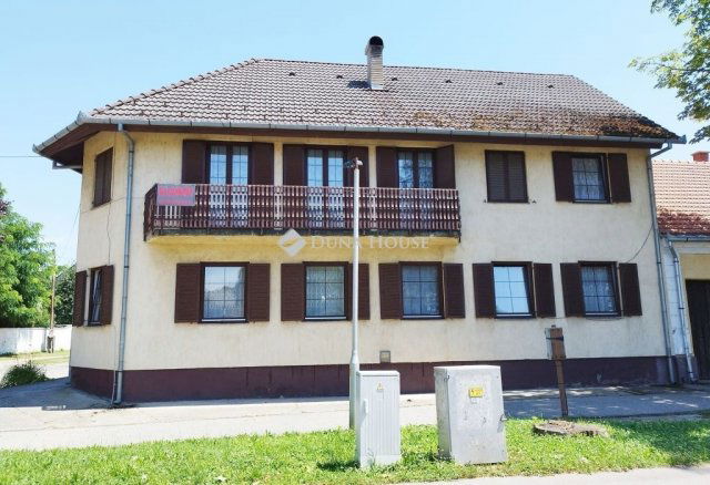 Eladó családi ház, Csurgón 54.9 M Ft, 8 szobás