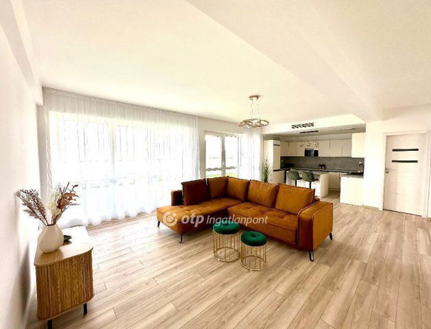 Eladó téglalakás, Miskolcon 109.9 M Ft, 3 szobás