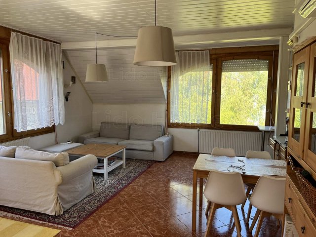 Eladó téglalakás, Zamárdiban 79.8 M Ft, 3 szobás