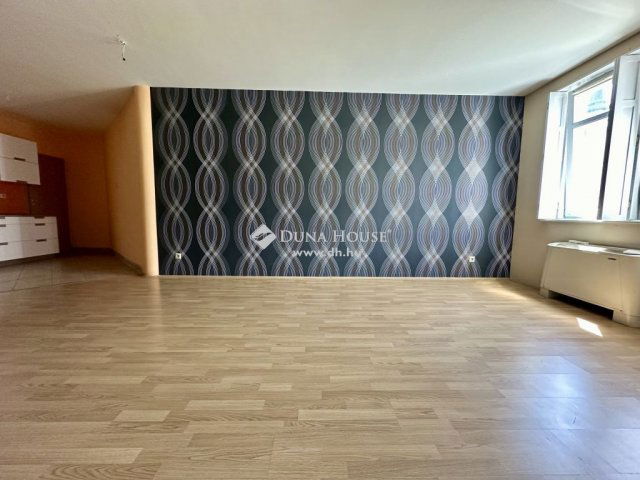 Eladó téglalakás, Zalaegerszegen 39.99 M Ft, 2 szobás