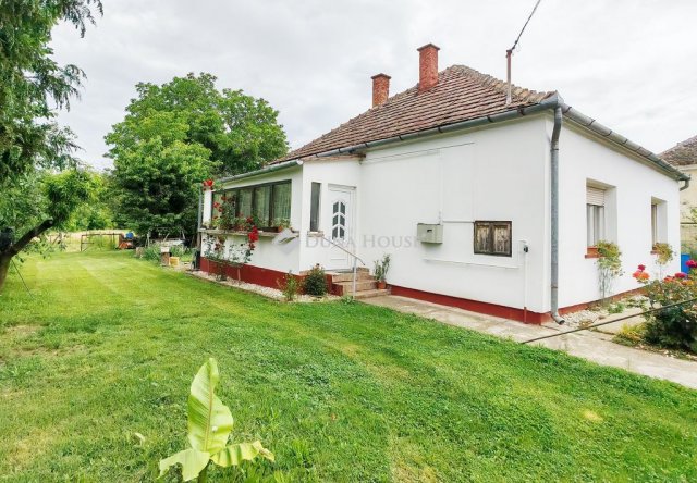Eladó családi ház, Csurgón 19.9 M Ft, 2 szobás