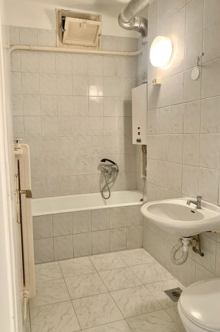 Eladó téglalakás, Dunaújvárosban 33.99 M Ft, 2 szobás