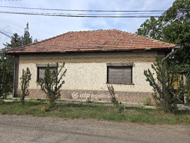 Eladó családi ház, Kunszentmártonban 19 M Ft, 3 szobás