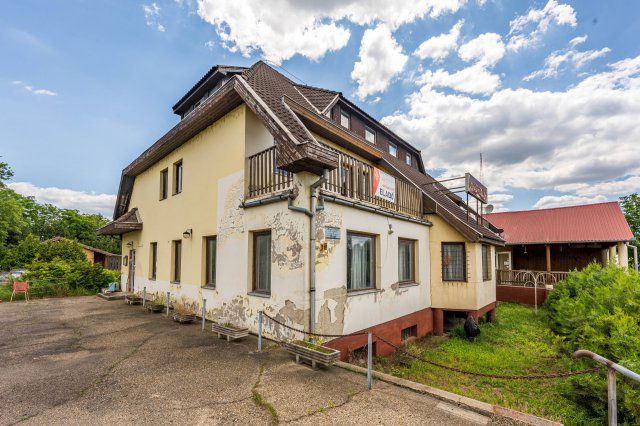 Eladó üzlethelyiség, Szigetszentmiklóson 335 M Ft, 19 szobás