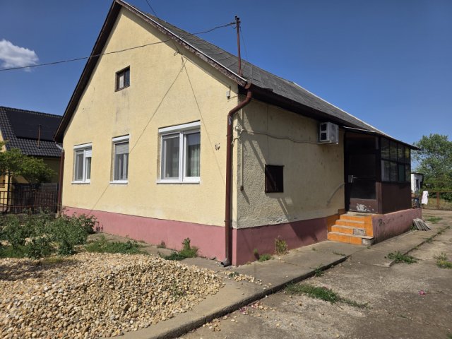 Eladó családi ház, Ebesen 60 M Ft, 3 szobás