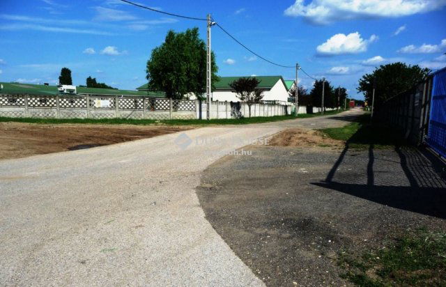 Eladó ipari ingatlan, Vecsésen 527.32 M Ft / költözzbe.hu