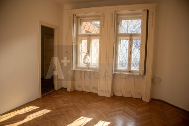 Eladó téglalakás, Szegeden 63 M Ft, 3 szobás