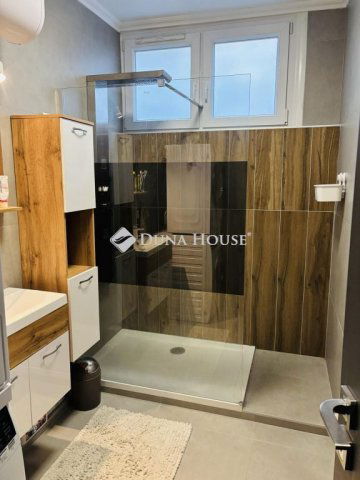 Eladó panellakás, Kiskunfélegyházán 55.9 M Ft, 3 szobás