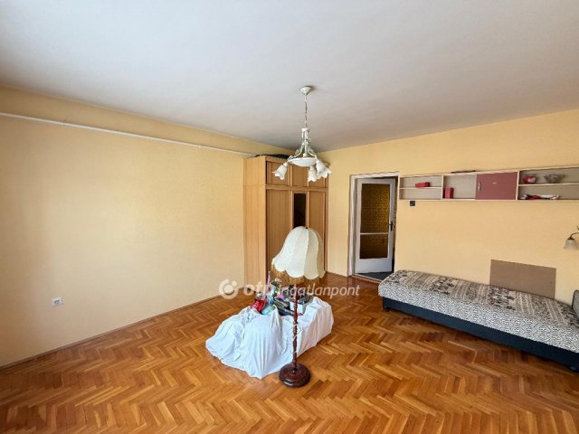Eladó családi ház, Egerben 99.9 M Ft, 3 szobás