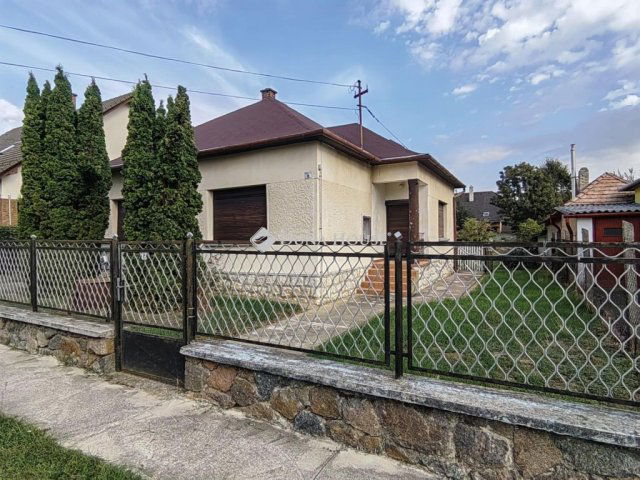 Eladó családi ház, Bonyhádon, Május 1. utcában 40 M Ft