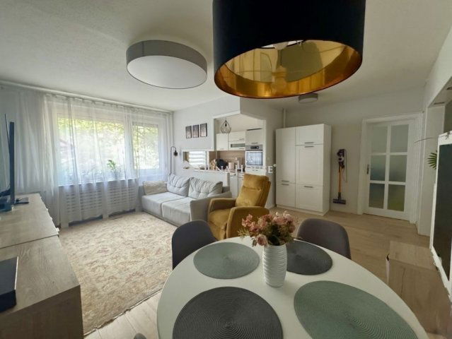 Eladó panellakás, Budapesten, III. kerületben 108 M Ft