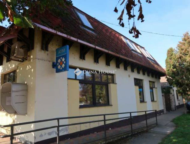 Eladó üzlethelyiség, Felsőszentivánon 16.1 M Ft, 2 szobás