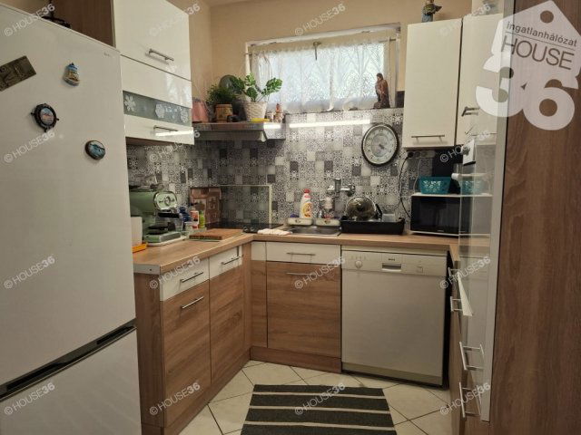 Eladó családi ház, Kiskunlacházán 99 M Ft, 4 szobás