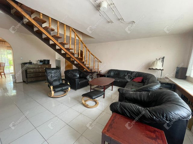 Eladó családi ház, Vértessomlón 85 M Ft, 5 szobás