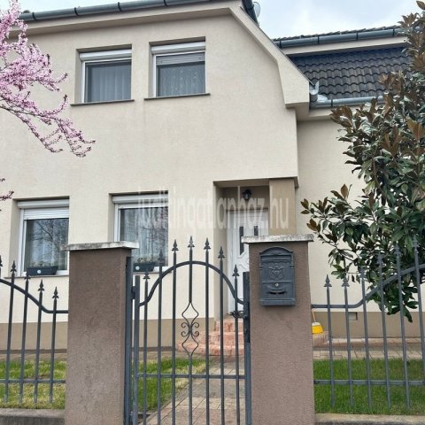 Eladó ikerház, Nyíregyházán 74.9 M Ft, 2+2 szobás