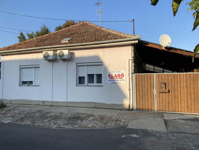 Eladó családi ház, Hódmezővásárhelyen 37.999 M Ft, 2 szobás