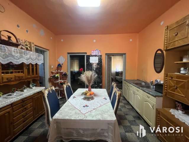 Eladó családi ház, Konyáron 8.9 M Ft, 2 szobás