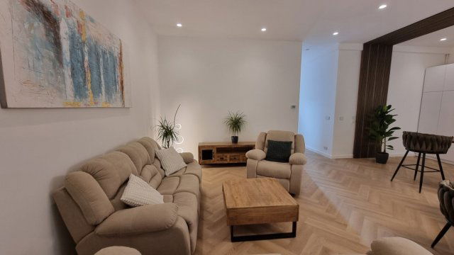 Eladó téglalakás, Budapesten, V. kerületben 237.9 M Ft