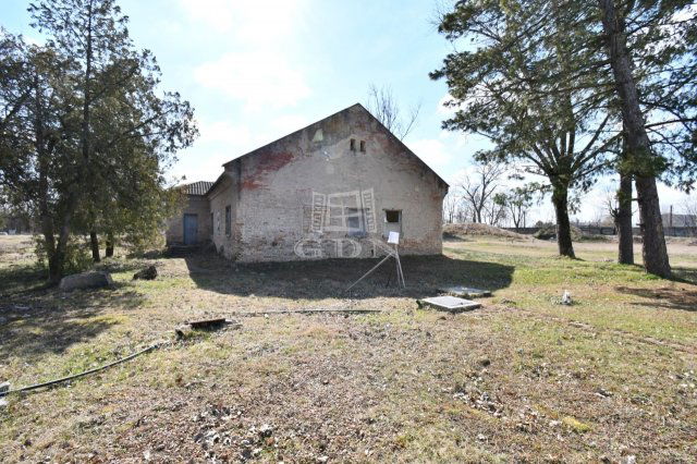 Eladó ipari ingatlan, Lovasberényben 55 M Ft