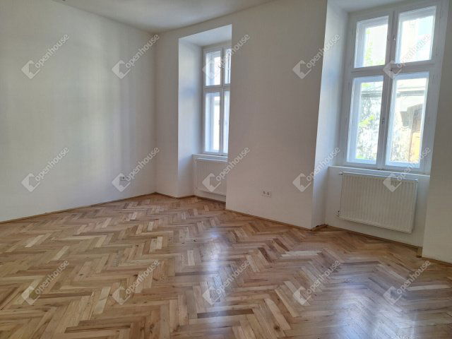 Eladó téglalakás, Sopronban 47.5 M Ft, 2 szobás