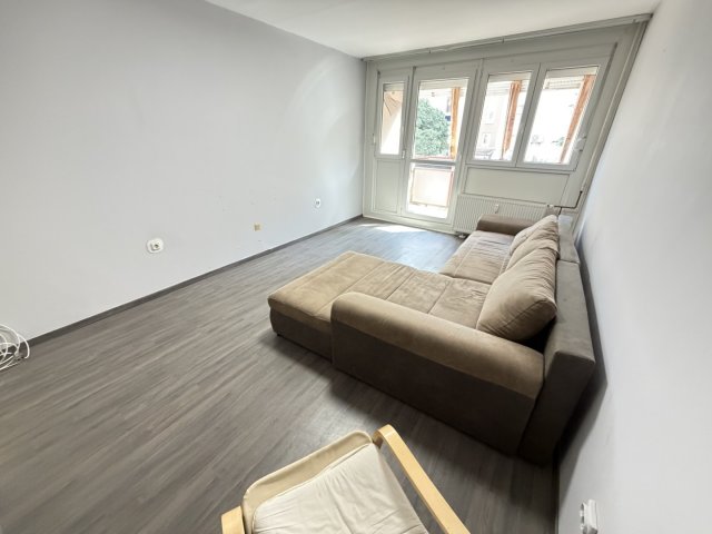 Eladó panellakás, Kaposváron, Búzavirág utcában 36.5 M Ft