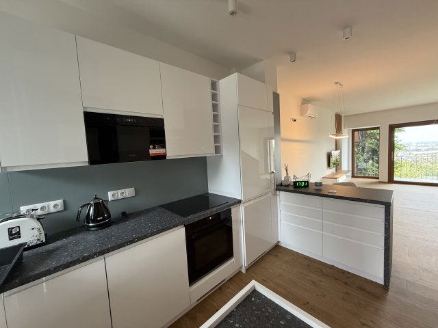 Kiadó családi ház, albérlet, XII. kerületben, Ámor utcában