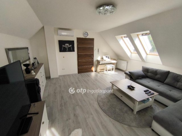 Eladó családi ház, Solymáron 279 M Ft, 6 szobás