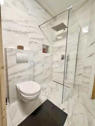 Eladó téglalakás, Üllőn 100 M Ft, 4 szobás