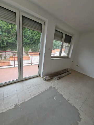 Eladó téglalakás, Pécsett 87.9 M Ft, 5 szobás