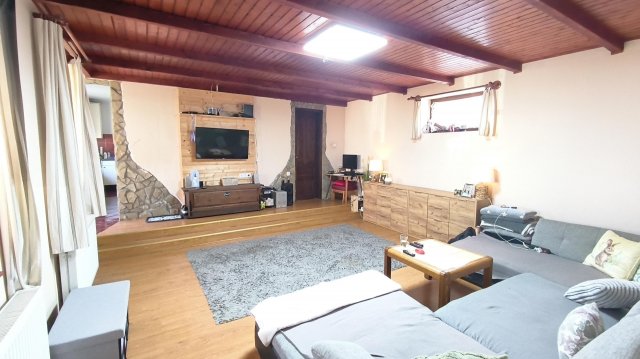 Eladó családi ház, Párin 26 M Ft, 3 szobás