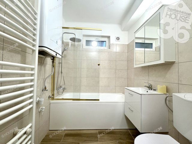 Eladó téglalakás, Kecskeméten 59.8 M Ft, 2 szobás