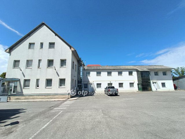 Eladó ipari ingatlan, Pakson 550 M Ft / költözzbe.hu