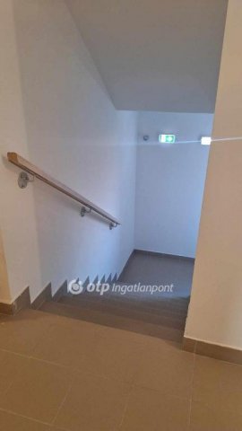 Eladó téglalakás, Szolnokon 72.257 M Ft, 2 szobás