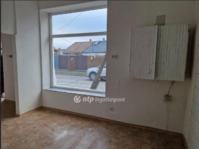 Eladó téglalakás, Budapesten, XX. kerületben 33.99 M Ft