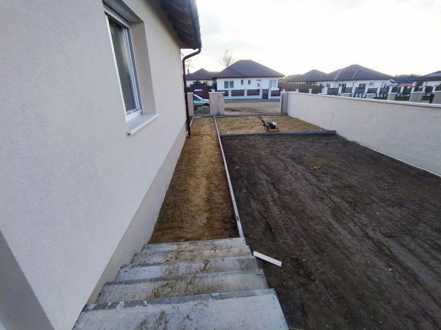 Eladó ikerház, Vácrátóton 99.8 M Ft, 4 szobás