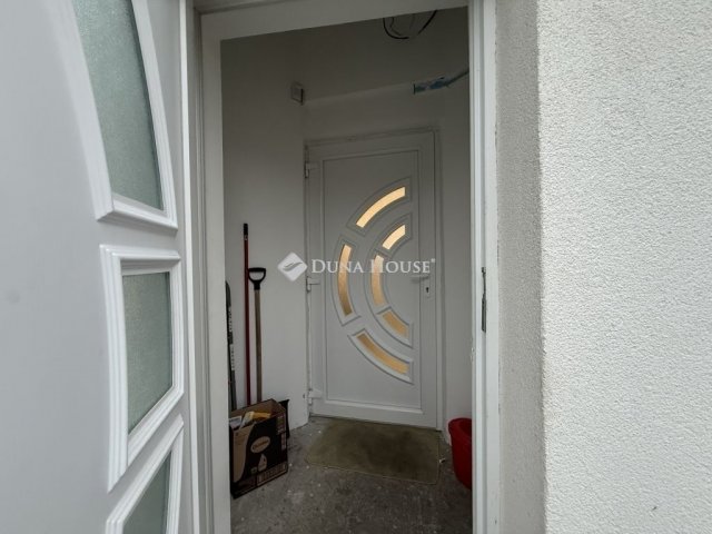 Eladó téglalakás, Budapesten, XX. kerületben 72 M Ft, 5 szobás