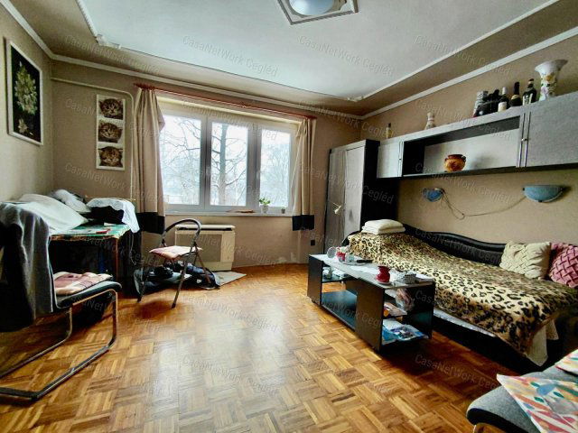 Eladó téglalakás, Cegléden 49.9 M Ft, 2 szobás