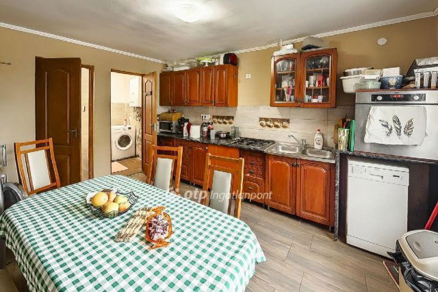 Eladó családi ház, Galgahévízen 38 M Ft, 3+1 szobás