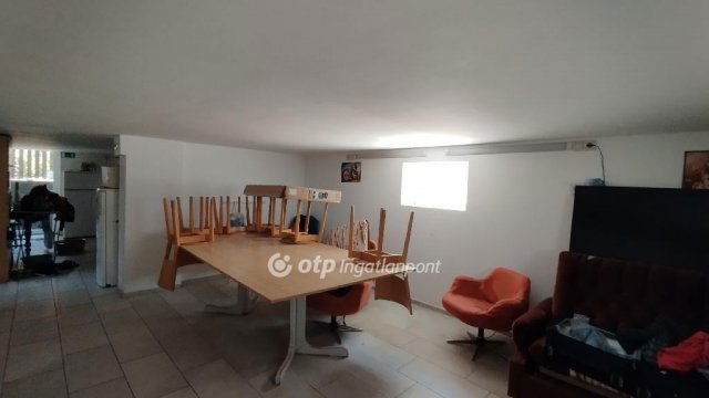 Eladó családi ház, Jászberényben 62 M Ft, 3+7 szobás