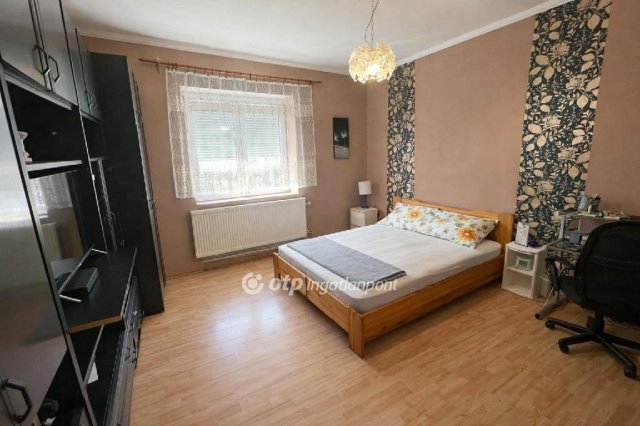 Eladó családi ház, Verpeléten 32 M Ft, 3 szobás