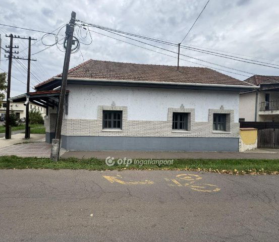 Eladó üzlethelyiség, Tiszafüreden 28 M Ft / költözzbe.hu