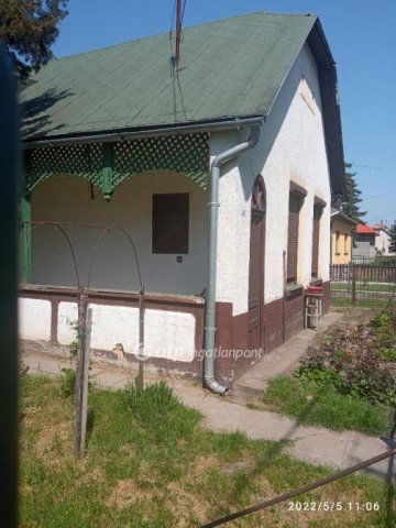 Eladó családi ház, Dégen 19.9 M Ft, 2 szobás