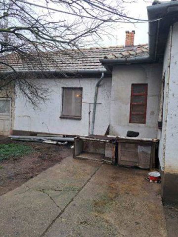 Eladó családi ház, Hatvanban 33 M Ft, 4 szobás