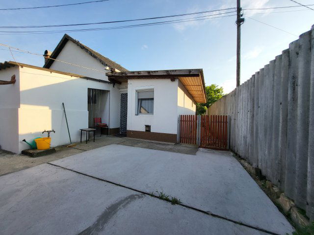 Eladó családi ház, Monoron 39.9 M Ft, 3 szobás