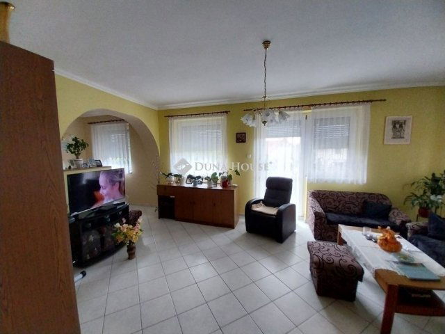 Eladó téglalakás, Budapesten, XVII. kerületben 119.9 M Ft