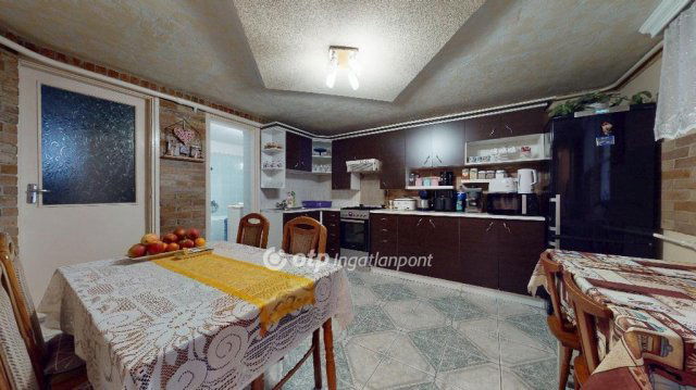 Eladó családi ház, Kisvárdán 49.9 M Ft, 3 szobás